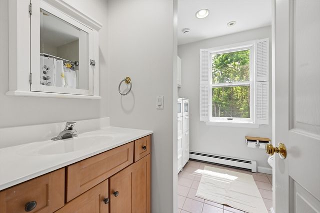 73 Westmoreland Dr, Falmouth, MA 02540