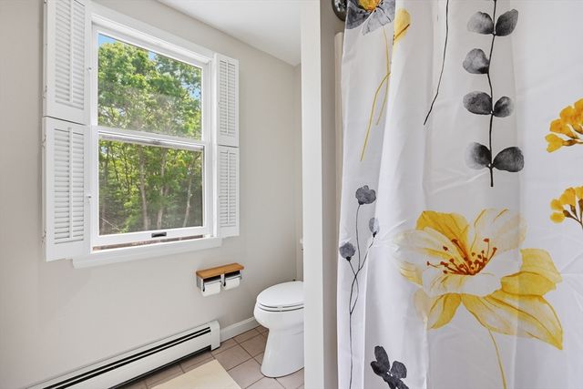 73 Westmoreland Dr, Falmouth, MA 02540