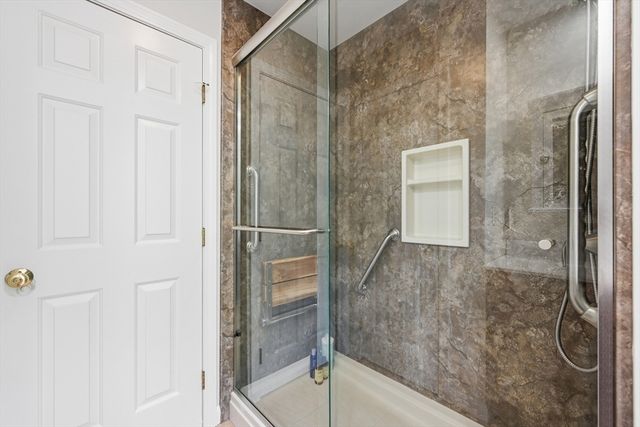 73 Westmoreland Dr, Falmouth, MA 02540