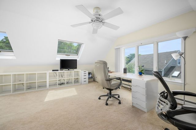 73 Westmoreland Dr, Falmouth, MA 02540