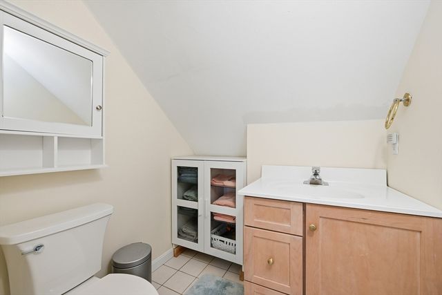 73 Westmoreland Dr, Falmouth, MA 02540