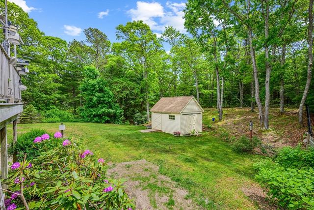 73 Westmoreland Dr, Falmouth, MA 02540