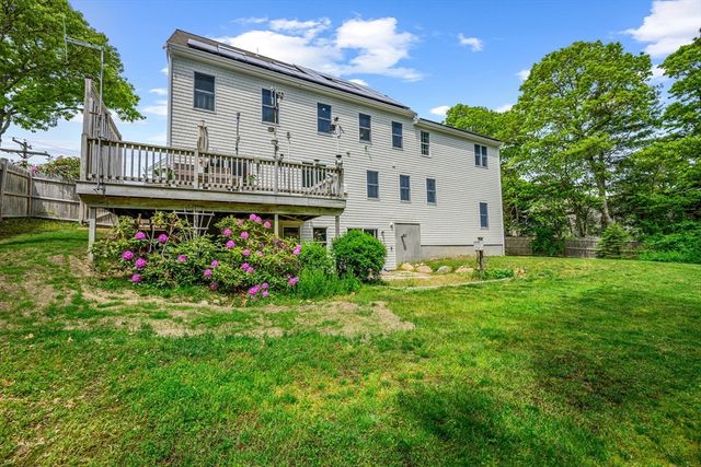 73 Westmoreland Dr, Falmouth, MA 02540