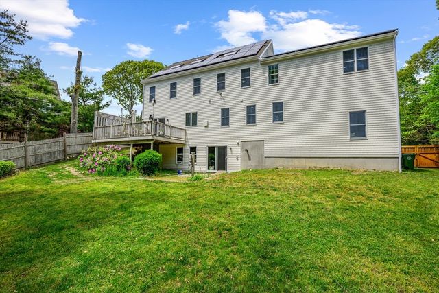 73 Westmoreland Dr, Falmouth, MA 02540