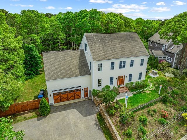 73 Westmoreland Dr, Falmouth, MA 02540