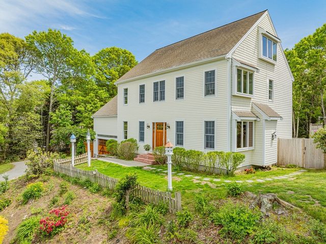 73 Westmoreland Dr, Falmouth, MA 02540