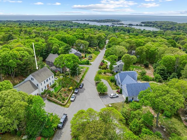 73 Westmoreland Dr, Falmouth, MA 02540
