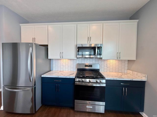 4633 Chelmsford Drive, Newburgh, IN 47630
