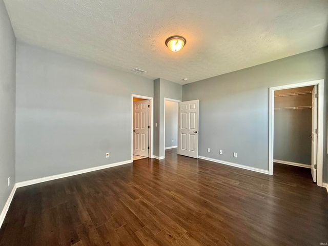 4633 Chelmsford Drive, Newburgh, IN 47630