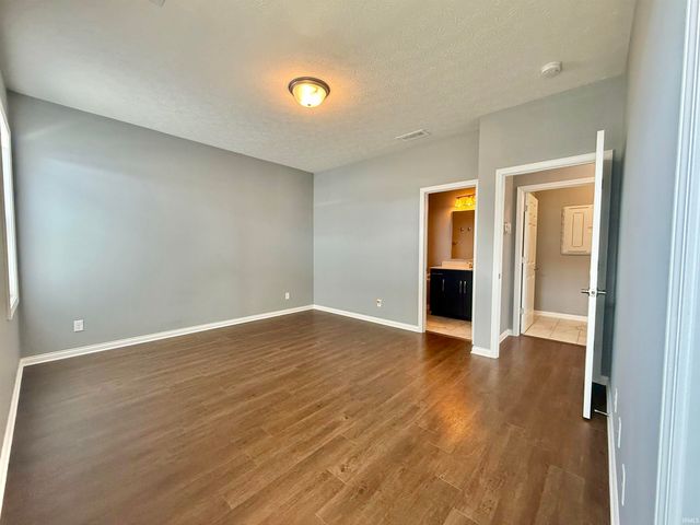 4633 Chelmsford Drive, Newburgh, IN 47630