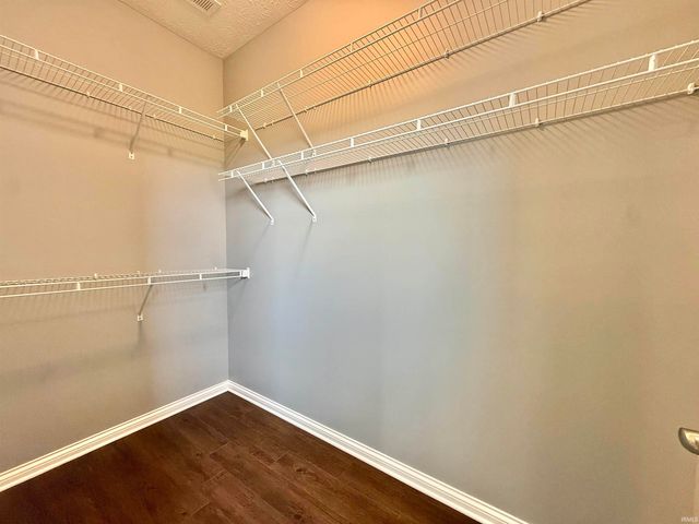 4633 Chelmsford Drive, Newburgh, IN 47630