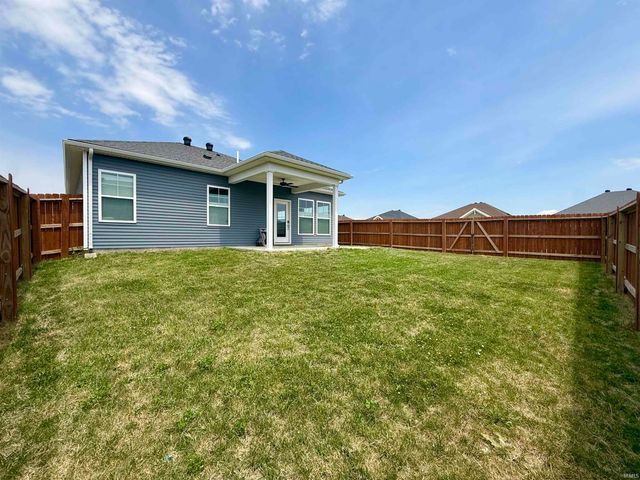 4633 Chelmsford Drive, Newburgh, IN 47630