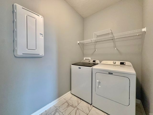 4633 Chelmsford Drive, Newburgh, IN 47630