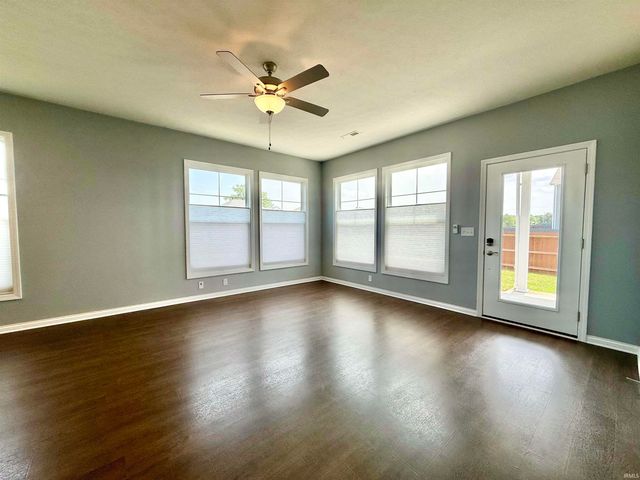 4633 Chelmsford Drive, Newburgh, IN 47630
