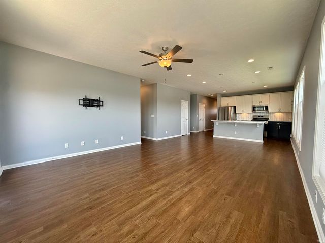 4633 Chelmsford Drive, Newburgh, IN 47630