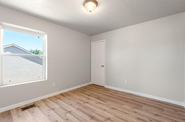 2225 Palenque Drive SE, Rio Rancho, NM 87124