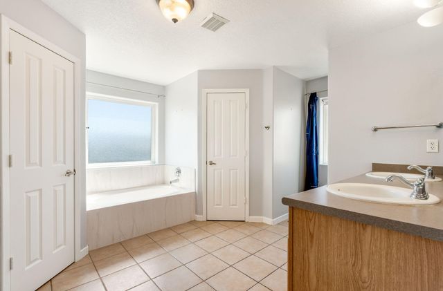 2225 Palenque Drive SE, Rio Rancho, NM 87124