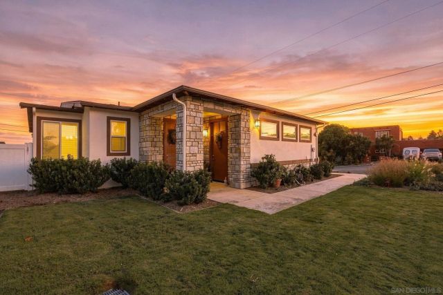1858 Avocado Rd, Oceanside, CA 92054