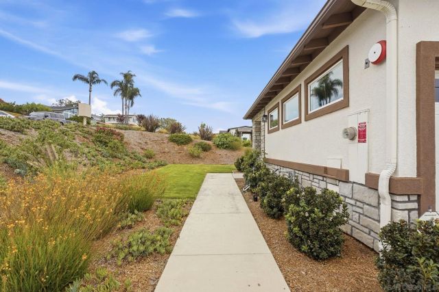 1858 Avocado Rd, Oceanside, CA 92054
