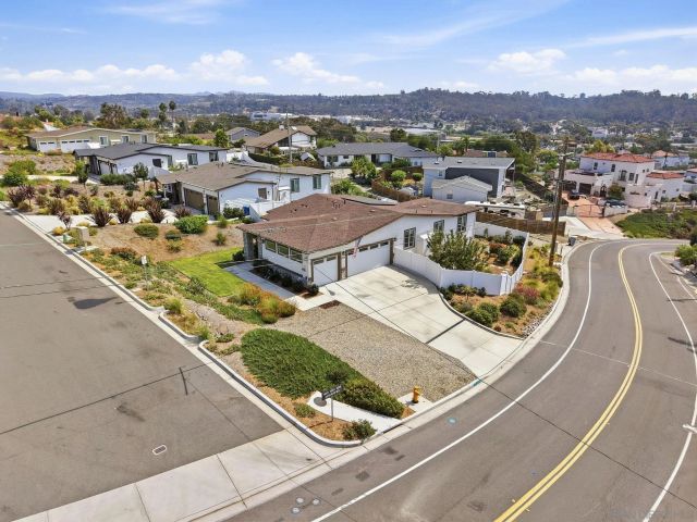 1858 Avocado Rd, Oceanside, CA 92054
