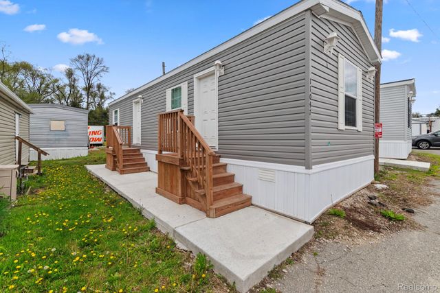 11047 Silver View Court, Green Oak Township, MI 48178