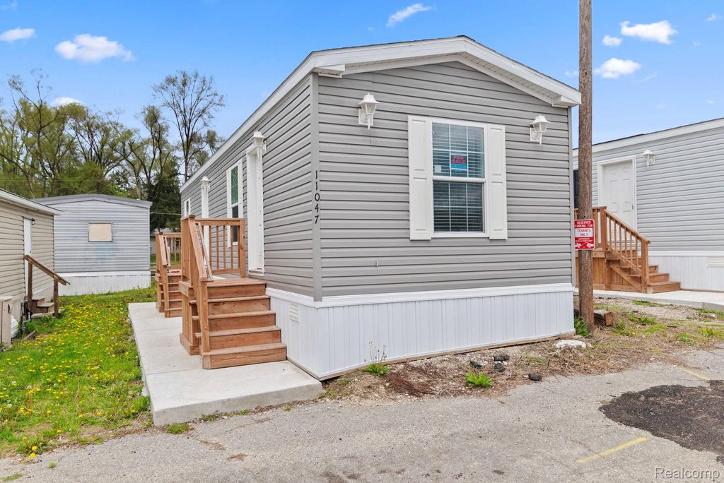 11047 Silver View Court, Green Oak Township, MI 48178