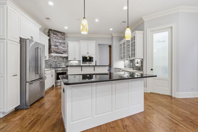 333 Bournemouth Ln, Hermitage, TN 37076