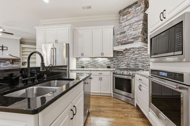 333 Bournemouth Ln, Hermitage, TN 37076