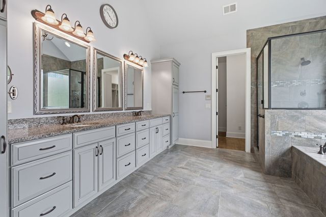 333 Bournemouth Ln, Hermitage, TN 37076