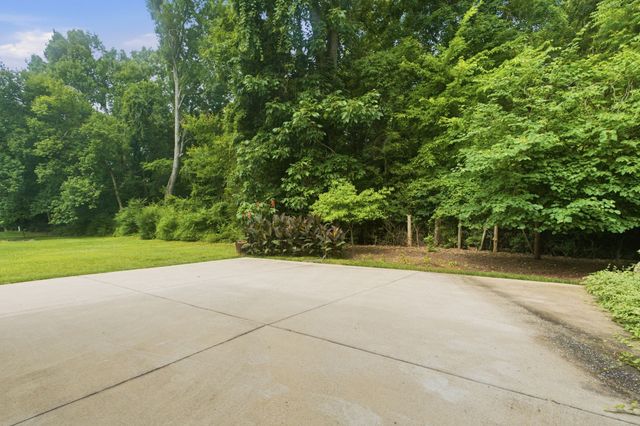 333 Bournemouth Ln, Hermitage, TN 37076