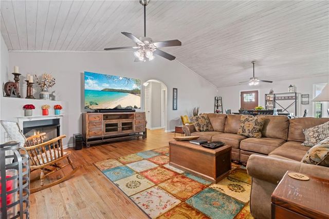86 Back Trail, Cleveland, GA 30528