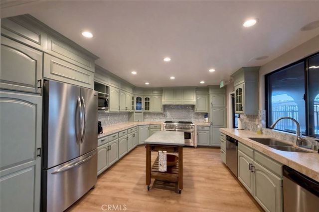 4252 Lahaina Drive, Huntington Beach, CA 92649