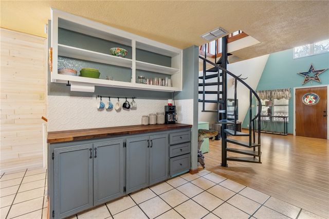 203 Timber Lane Loop, Rockport, TX 78382