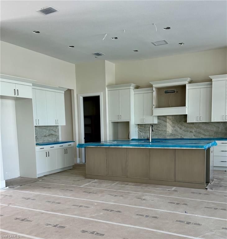 25546 Crystal Shore DR, BONITA SPRINGS, FL 34135 — photo 4