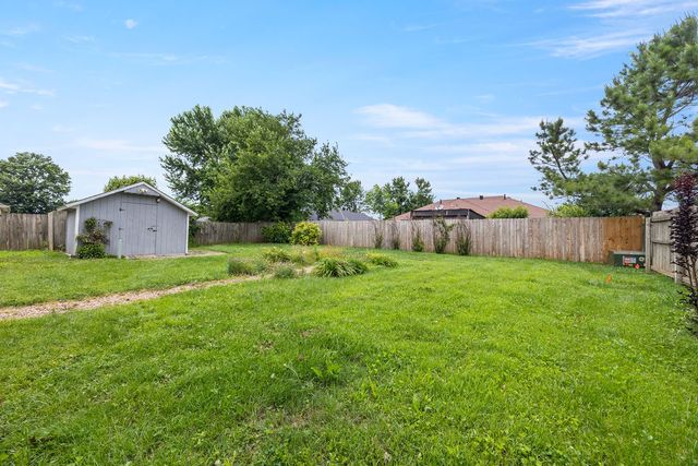 2301 W Easy Street, Rogers, AR 72756