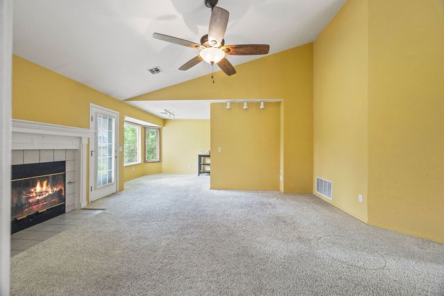 2301 W Easy Street, Rogers, AR 72756