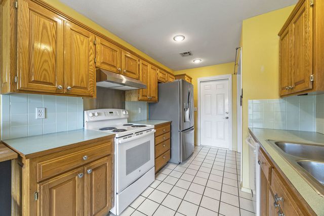 2301 W Easy Street, Rogers, AR 72756
