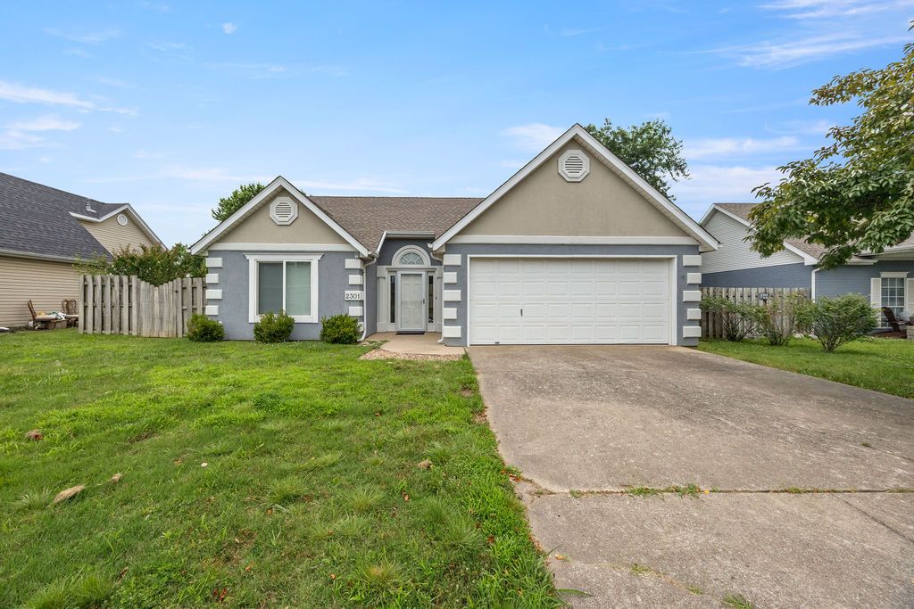 2301 W Easy Street, Rogers, AR 72756