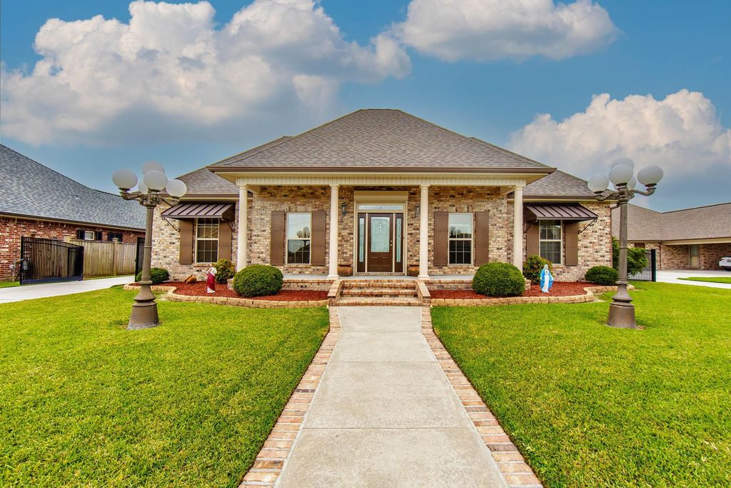 262 Inglewood Way, Houma, LA 70360