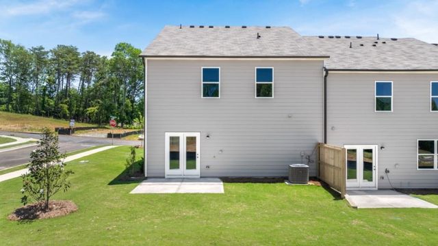 1825 Meadow Green Circle, Gainesville, GA 30501