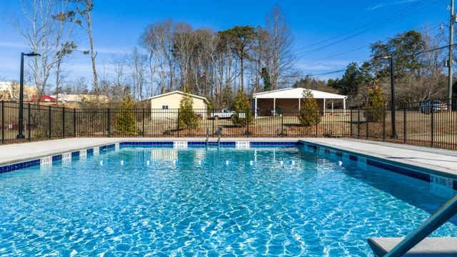 1825 Meadow Green Circle, Gainesville, GA 30501