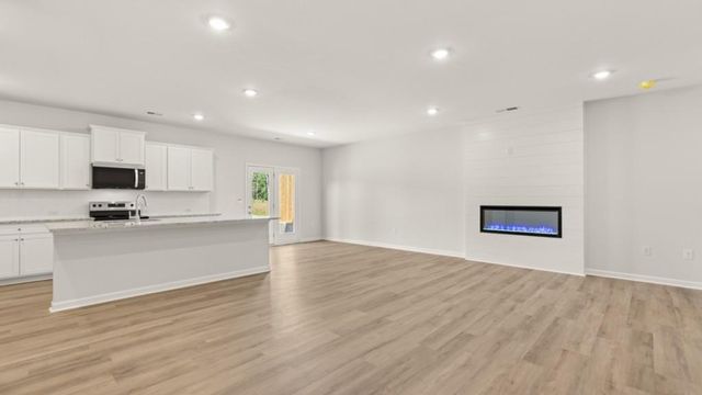 1825 Meadow Green Circle, Gainesville, GA 30501
