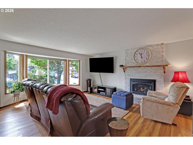 3869 Nw 166TH Dr, Beaverton, OR 97006