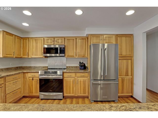 3869 Nw 166TH Dr, Beaverton, OR 97006
