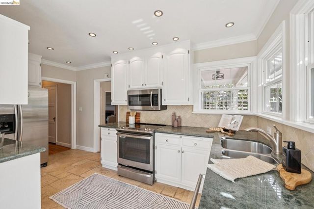 1193 Glen Dr., San Leandro, CA 94577