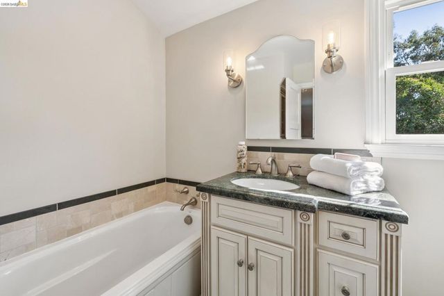 1193 Glen Dr., San Leandro, CA 94577