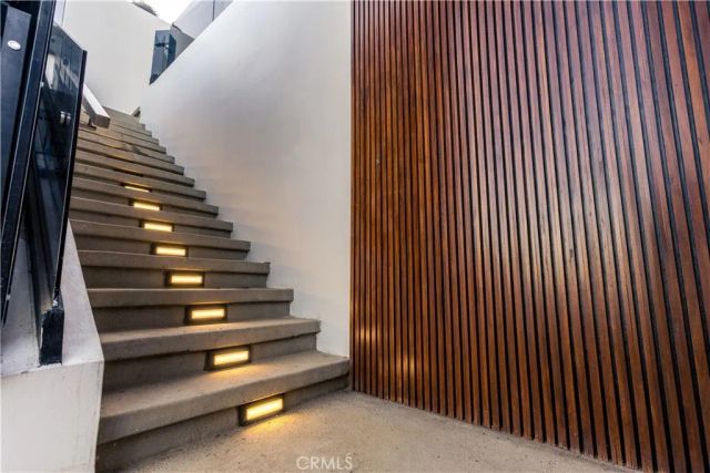8148 Gould Avenue, Hollywood Hills, CA 90046