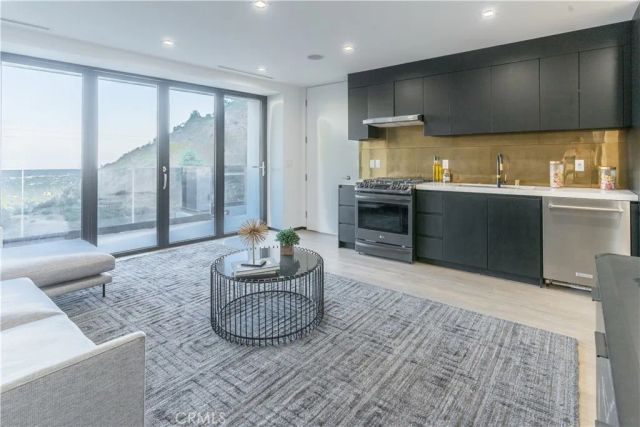 8148 Gould Avenue, Hollywood Hills, CA 90046