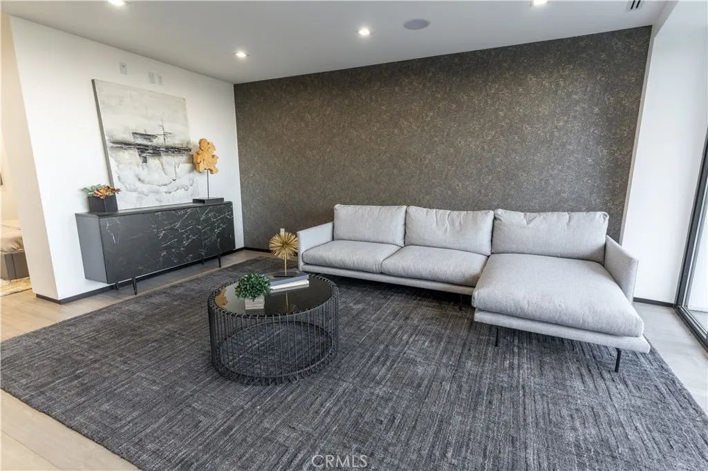 8148 Gould Avenue, Hollywood Hills, CA 90046