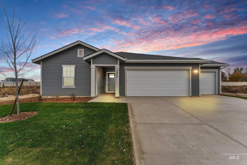 4445 E Briscoe Dr, Nampa, ID 83686